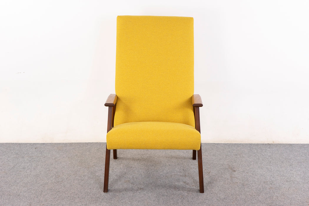 Teak Danish Lounge Chair - (326-050)