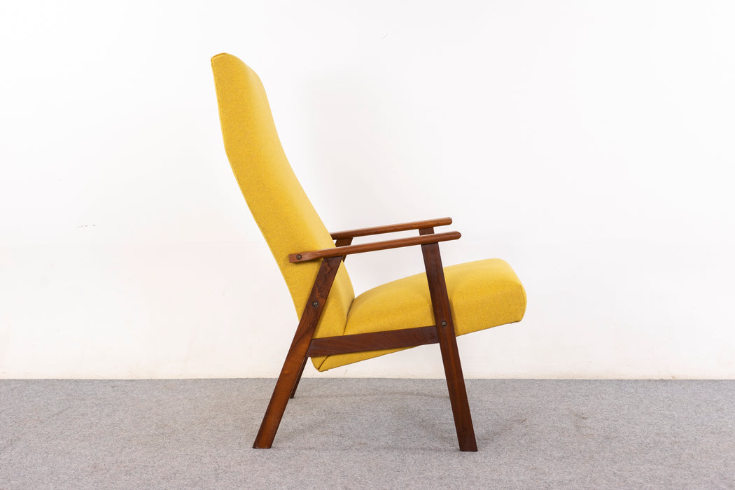 Teak Danish Lounge Chair - (326-050)
