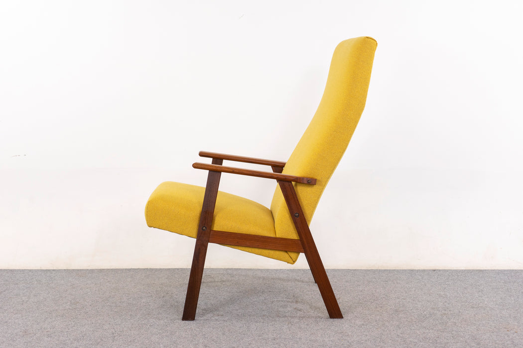 Teak Danish Lounge Chair - (326-050)