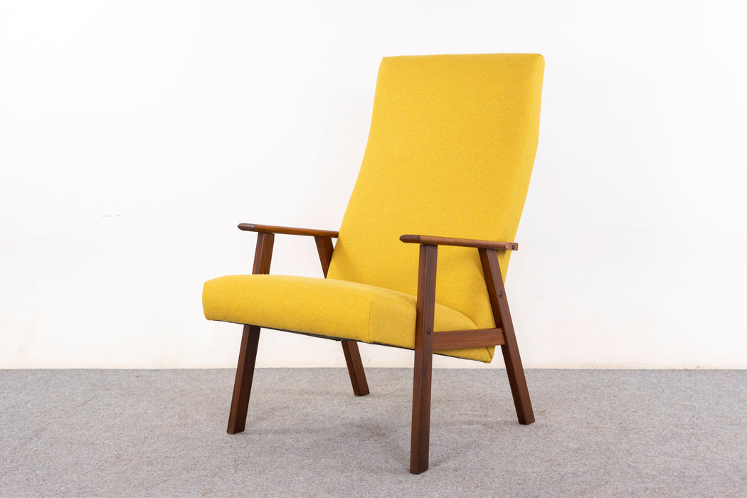 Teak Danish Lounge Chair - (326-050)