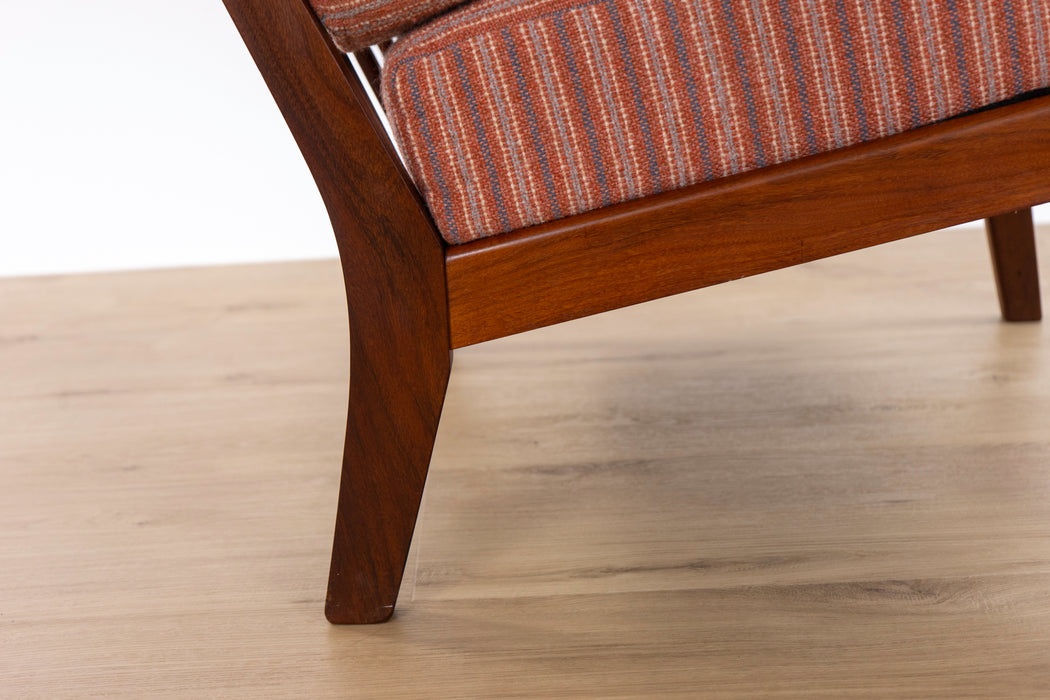 Danish Modern Teak Lounge Chair - (327-077)