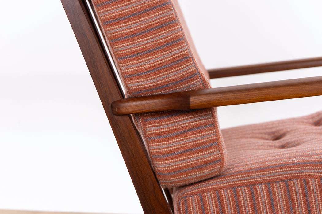 Danish Modern Teak Lounge Chair - (327-077)