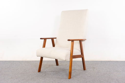 Teak Danish Lounge Chair - (D1444)
