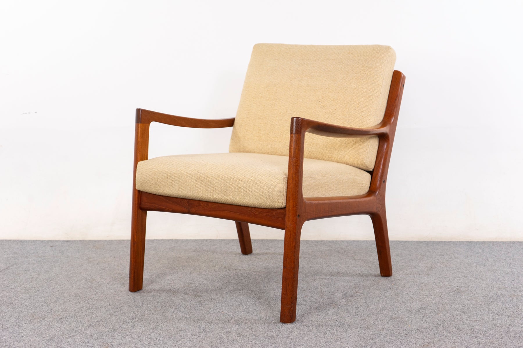 Teak Senator Lounge Chair by Ole Wanscher  - (D1445)