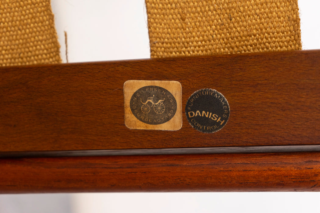 Teak Danish Lounge Chair by Illum Wikkelsø - (D1436)