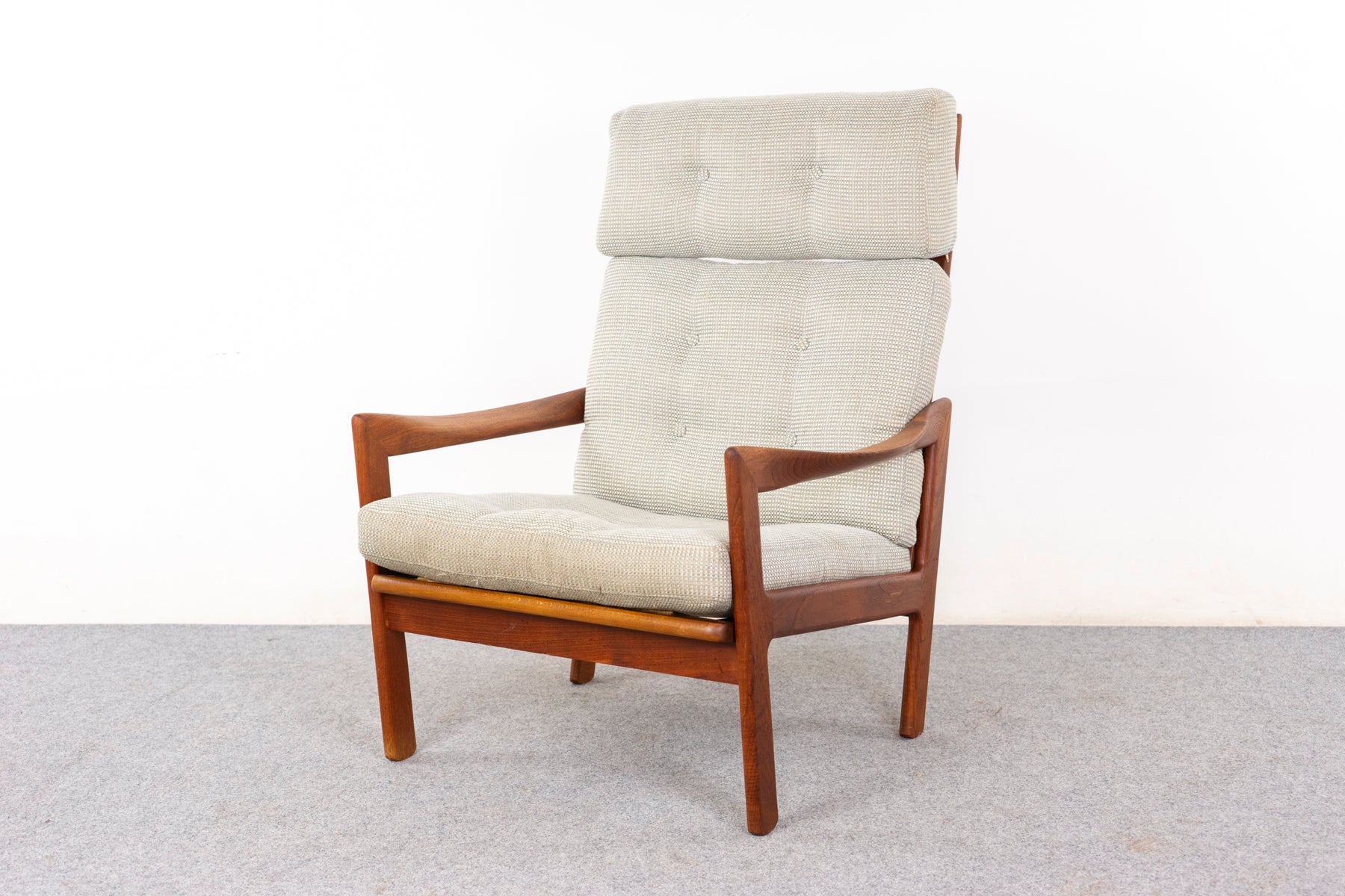 Teak Danish Lounge Chair by Illum Wikkelsø - (D1436)