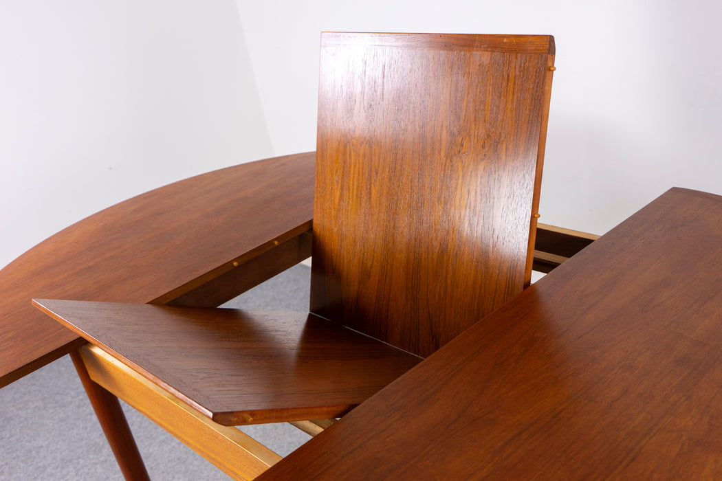 Danish Mid Century Teak Round Dining Table  - (D1500)