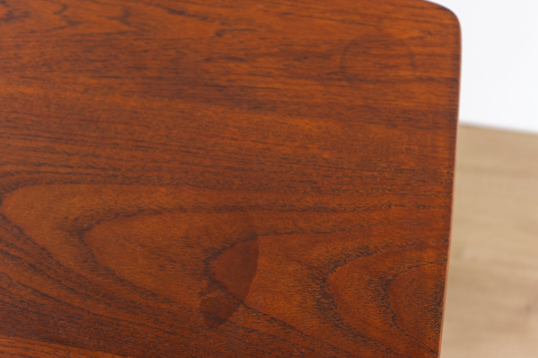 Mid-Century Modern Solid Teak Side Table - (D1557.2)