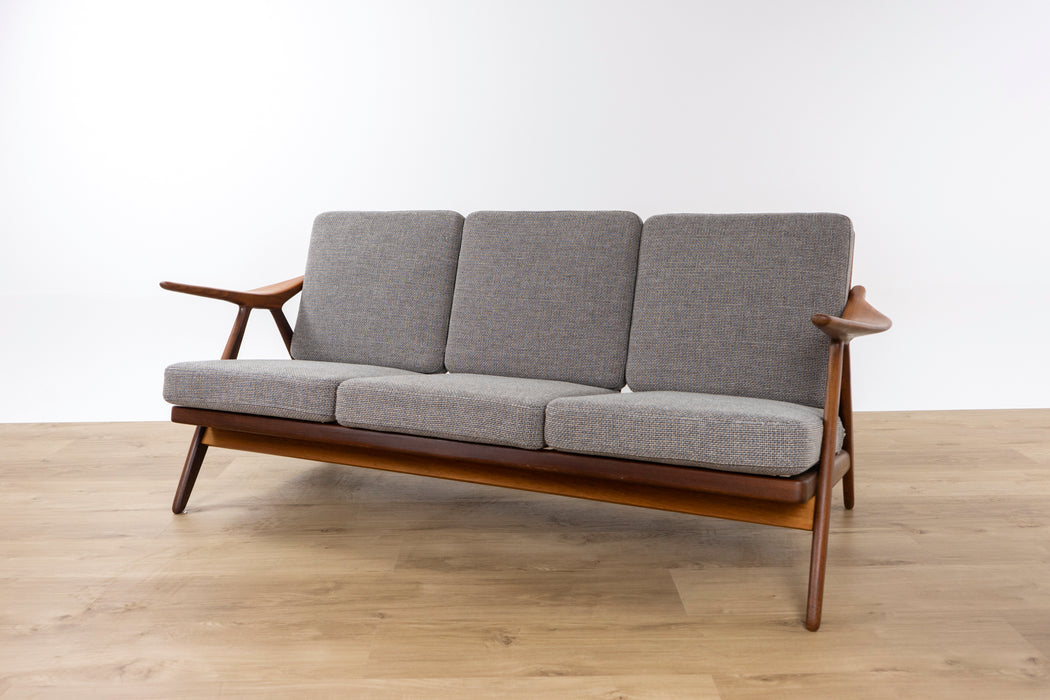 Danish Mid-Century Teak Sofa by Arne Hovmand-Olsen - (D1346)