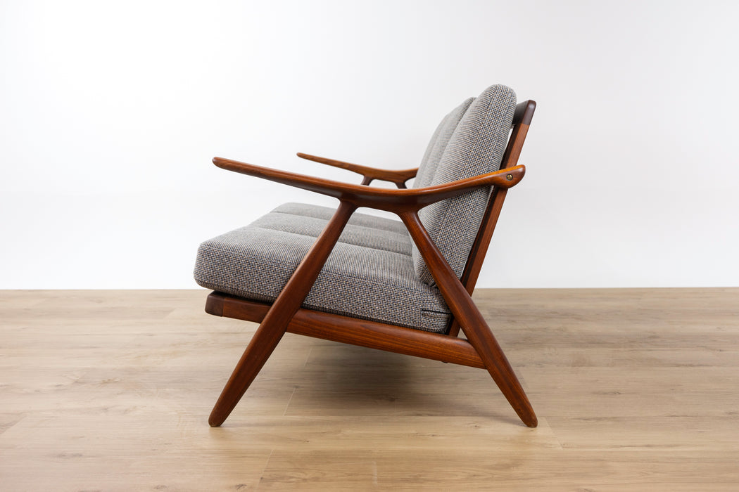 Danish Mid-Century Teak Sofa by Arne Hovmand-Olsen - (D1346)