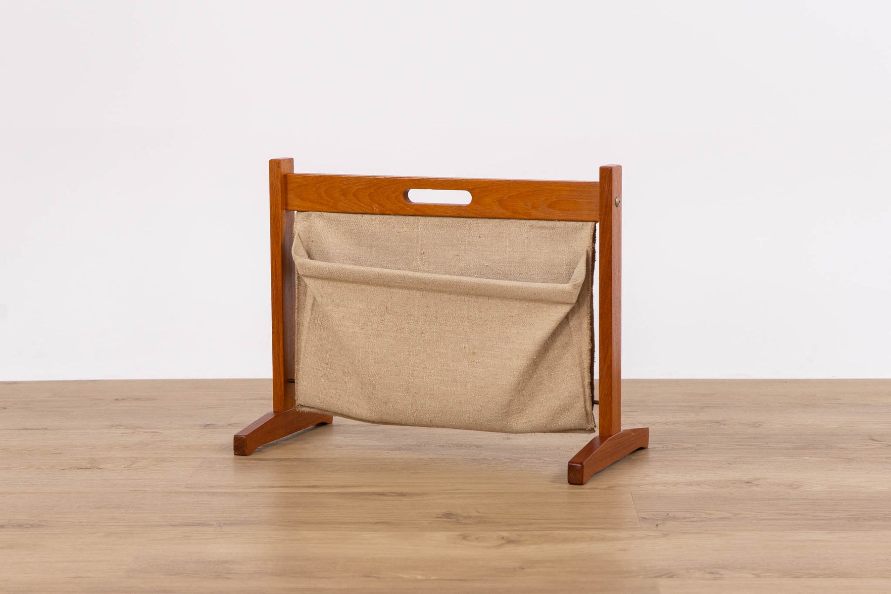 Mid Century Teak Magazine Holder - (D1608)