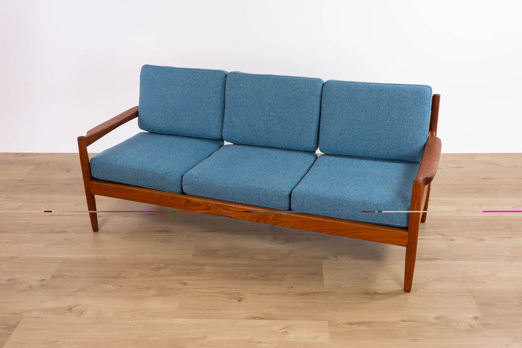 Danish Mid Century Teak Sofa - (D1609a)