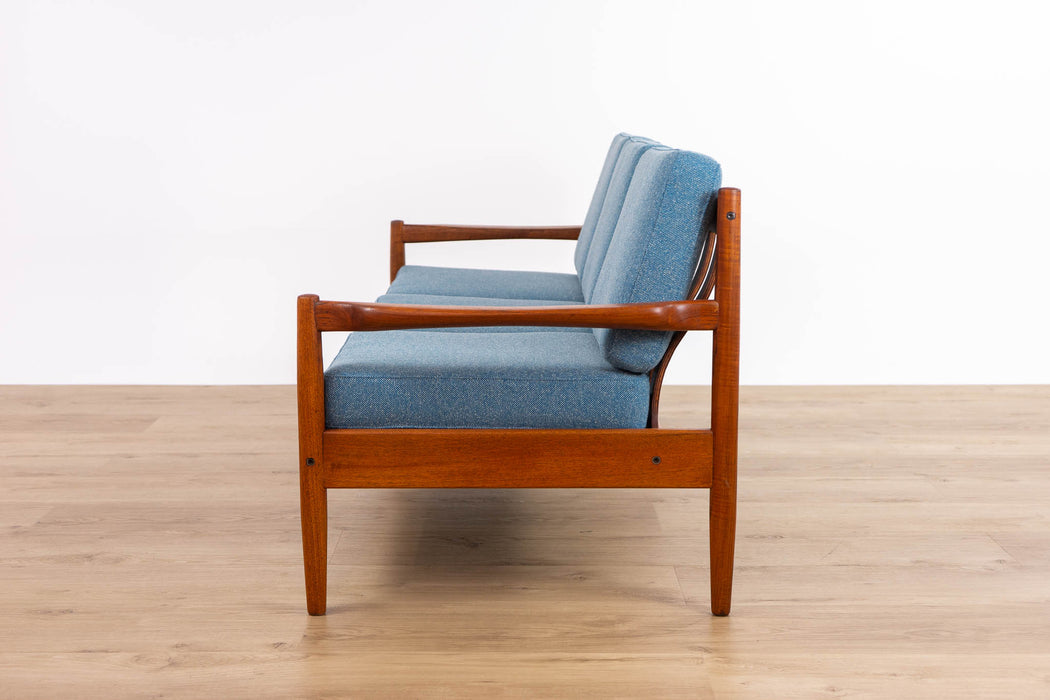 Danish Mid Century Teak Sofa - (D1609a)