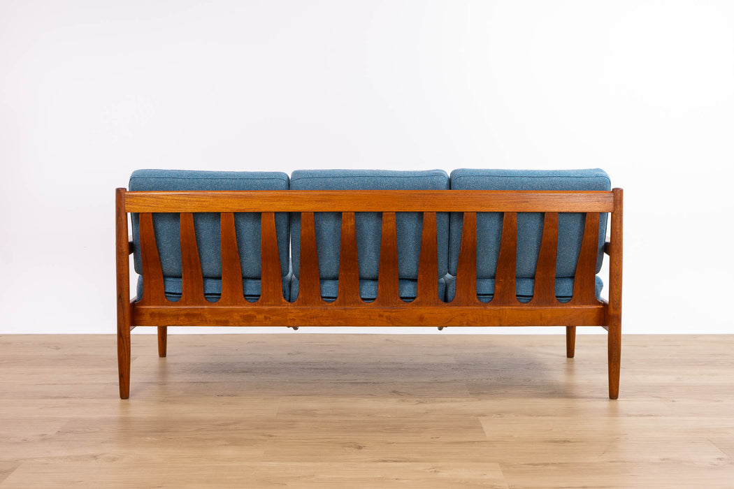 Danish Mid Century Teak Sofa - (D1609a)