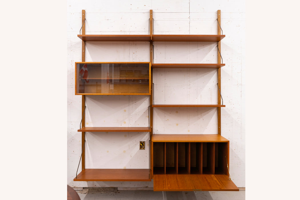 Danish Modern Teak Wall System - (D1487)