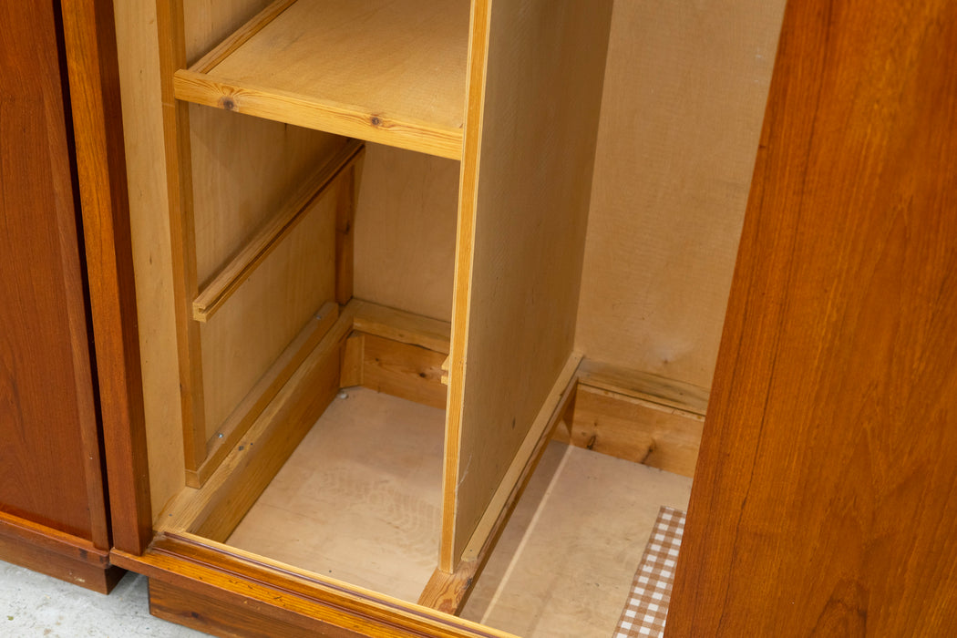 Danish Modern Teak Wardrobe - (327-001)