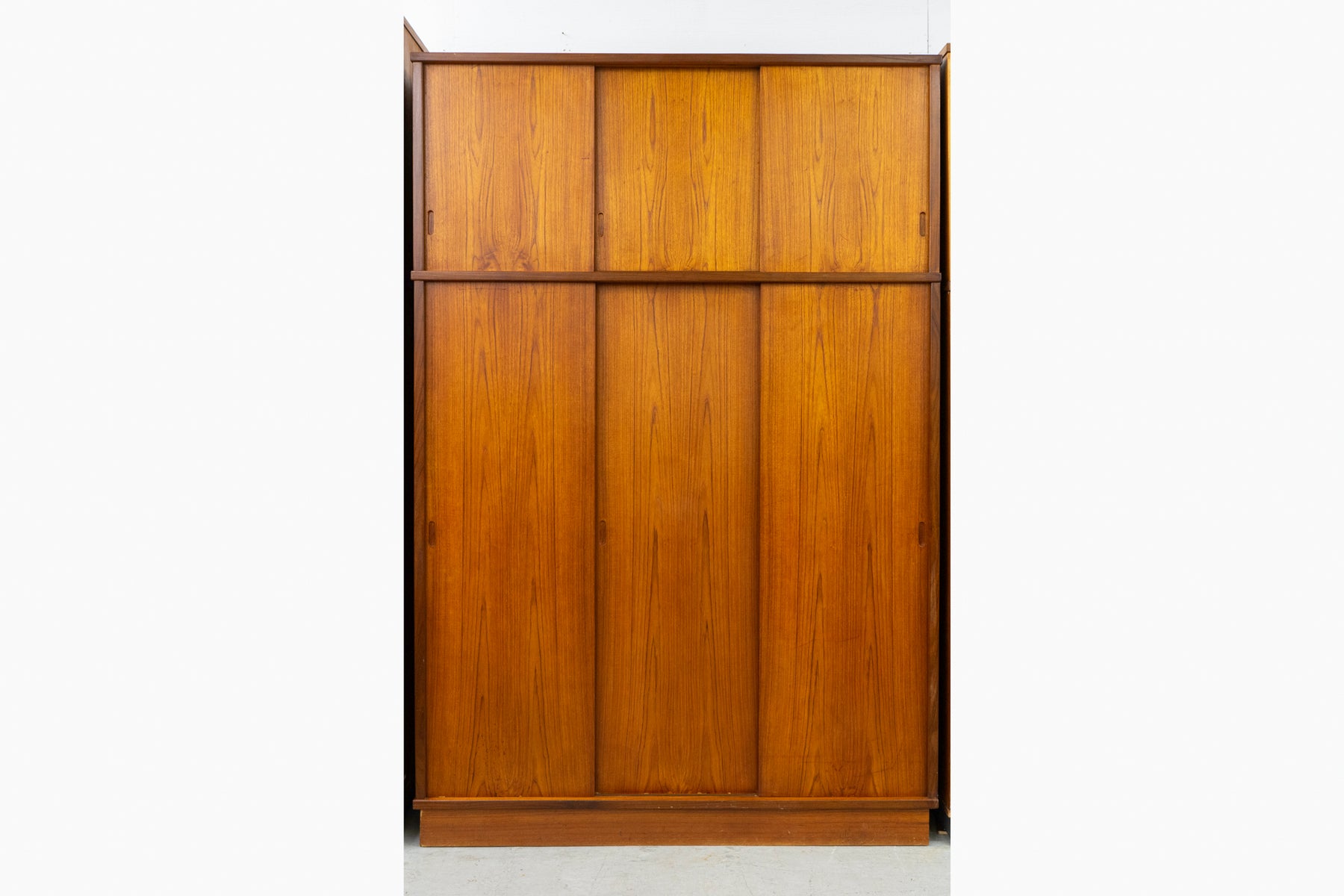 Danish Modern Teak Wardrobe - (327-116)
