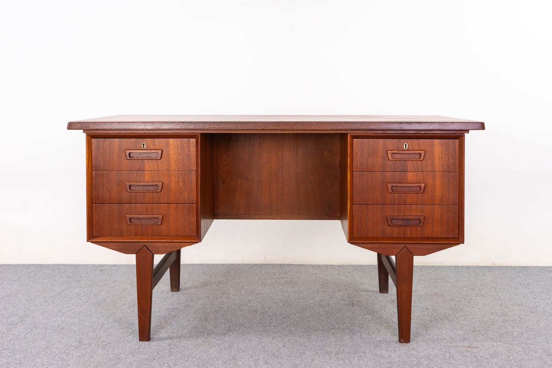 Teak Danish Desk - (326-012)