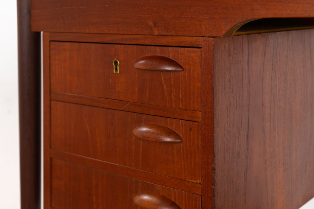 Teak Danish Desk - (326-037)