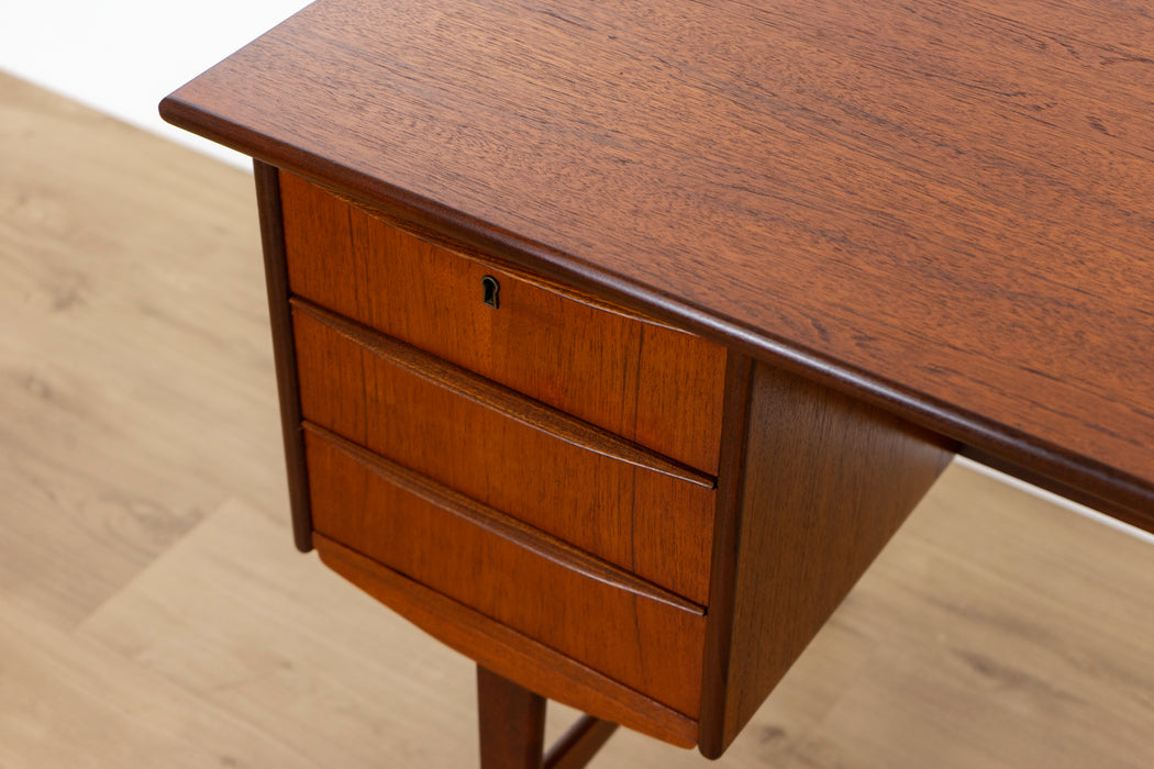 Danish Modern Teak Writing Desk - (327-149)