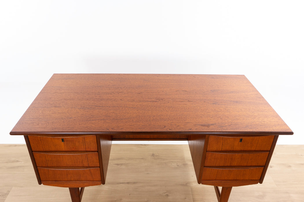 Danish Modern Teak Writing Desk - (327-149)