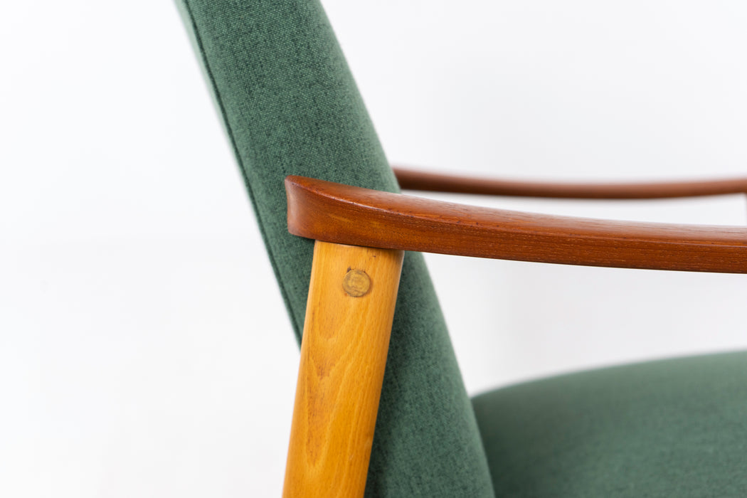 Danish Mid-Century Teak & Beech Lounge Chair - (D1501)