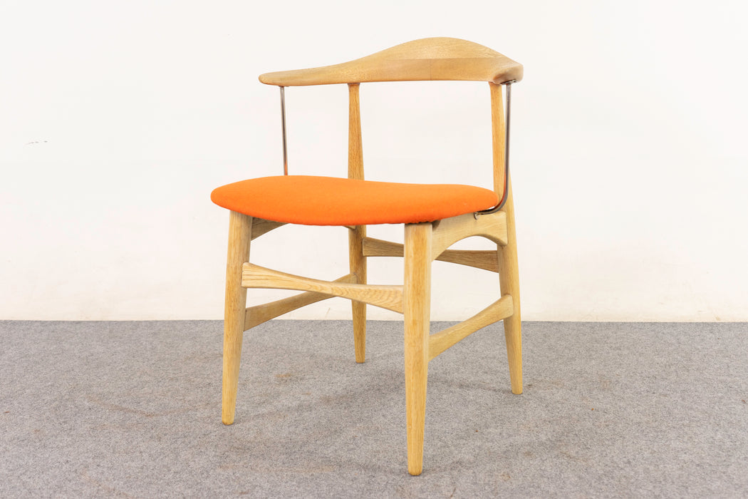 Danish Modern Oak Armchair - (D1170)