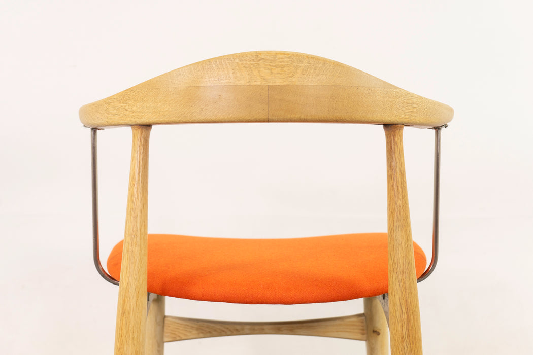 Danish Modern Oak Armchair - (D1170)