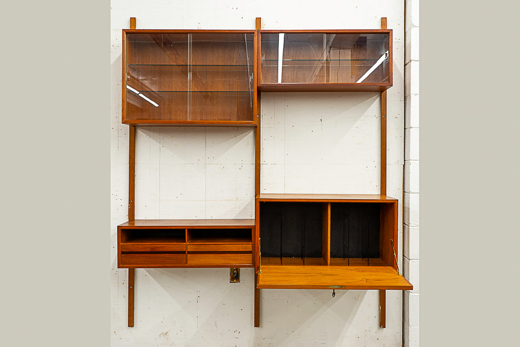 Teak Wall System by Poul Cadovius - (320-112.27)