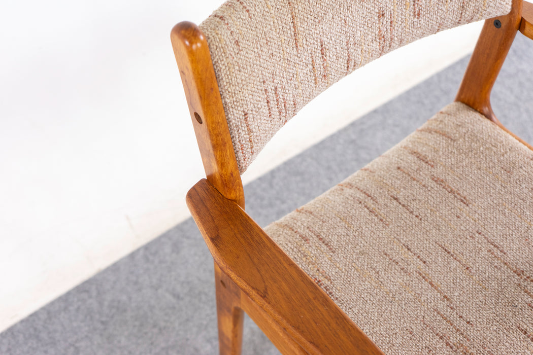 Danish Mid Century Teak Armchair - (321-113.1)