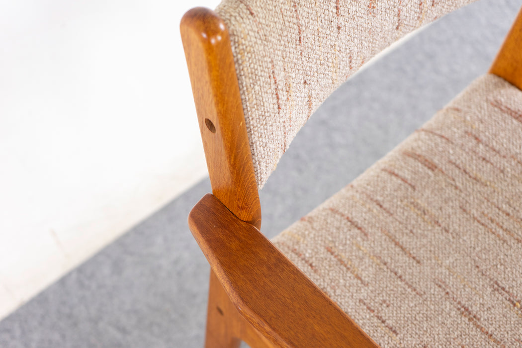 Danish Mid-Century Teak Armchair - (321-113.4)