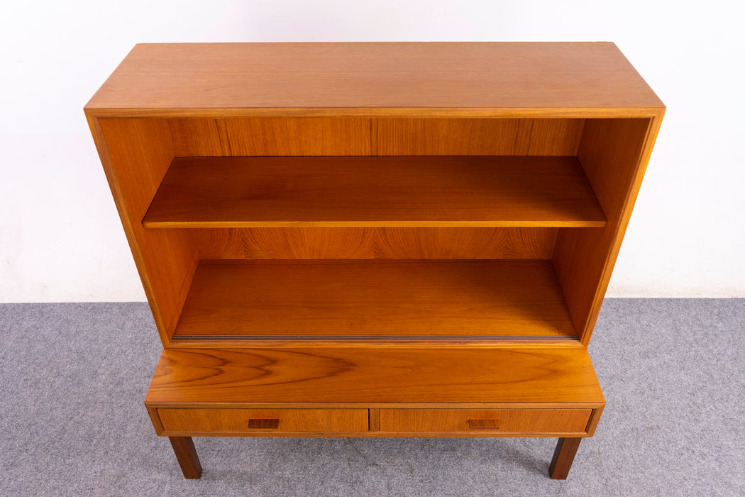Danish Modern Teak Bookcase/Cabinet - (326-163.2)