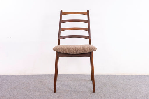1 Danish Mid-Century Teak Dining Chair - (326-125.1)