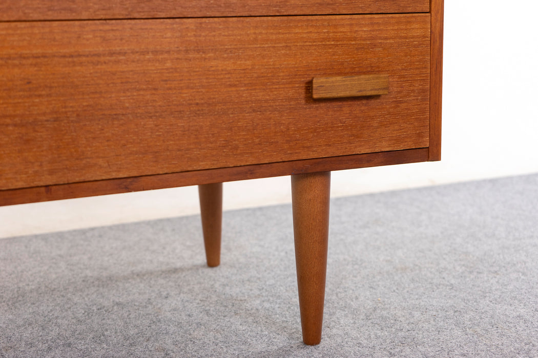 Teak Danish Dresser - (326-230)