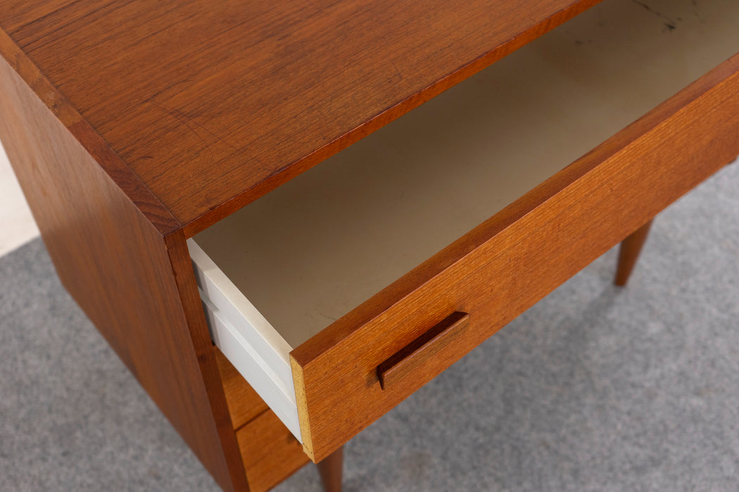 Teak Danish Dresser - (326-230)