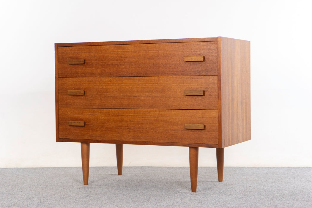 Teak Danish Dresser - (326-230)