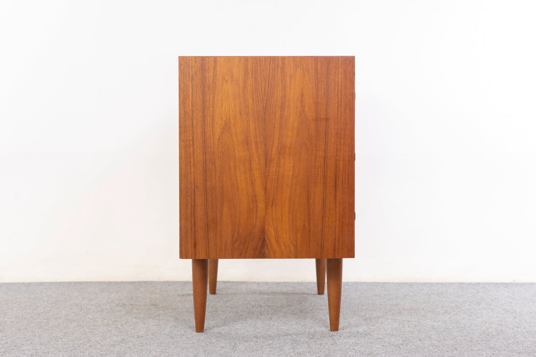 Teak Danish Dresser - (326-230)