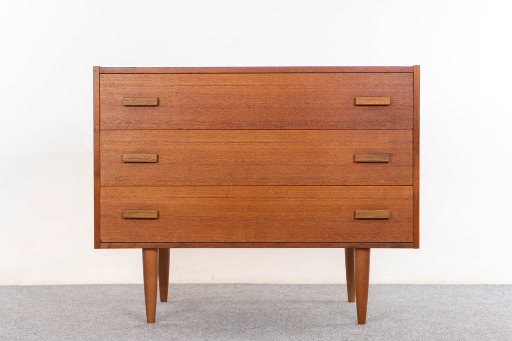 Teak Danish Dresser - (326-230)