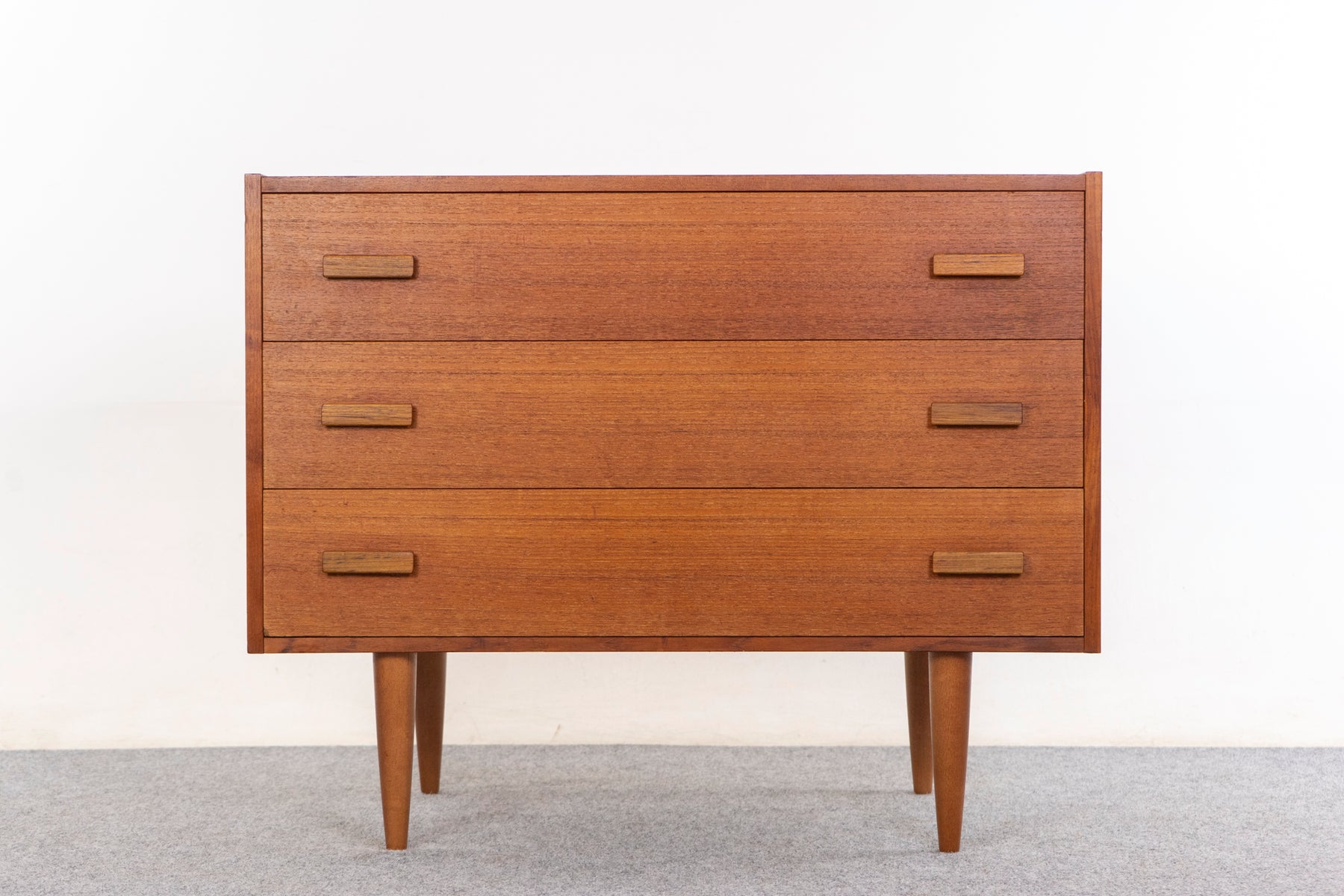 Teak Danish Dresser - (326-230)
