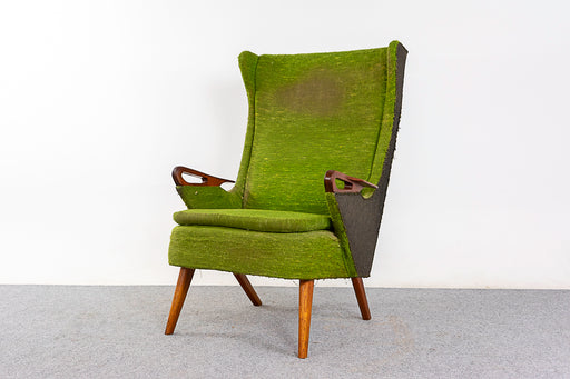 Teak Mid-Century Lounge Chair - (323-140)
