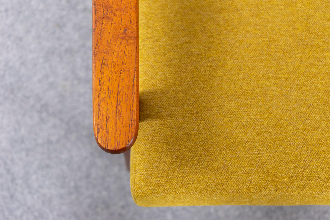 Danish Mid-Century Teak Lounge Chair - (326-052)