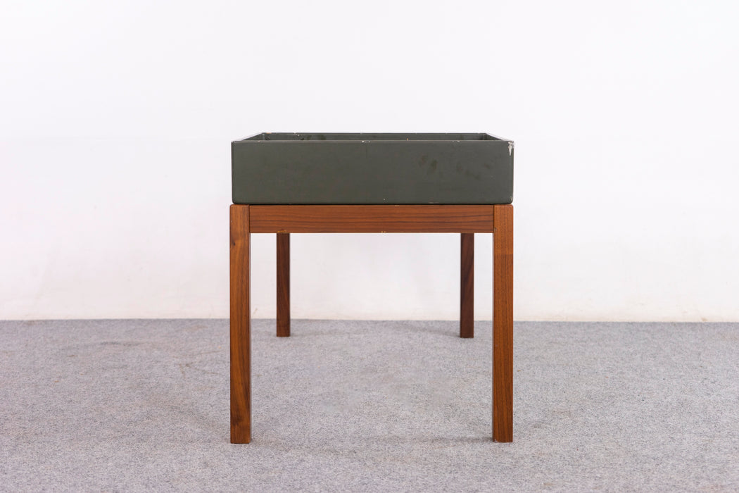 Swedish Mid-Century Teak Flower Table - (326-043)