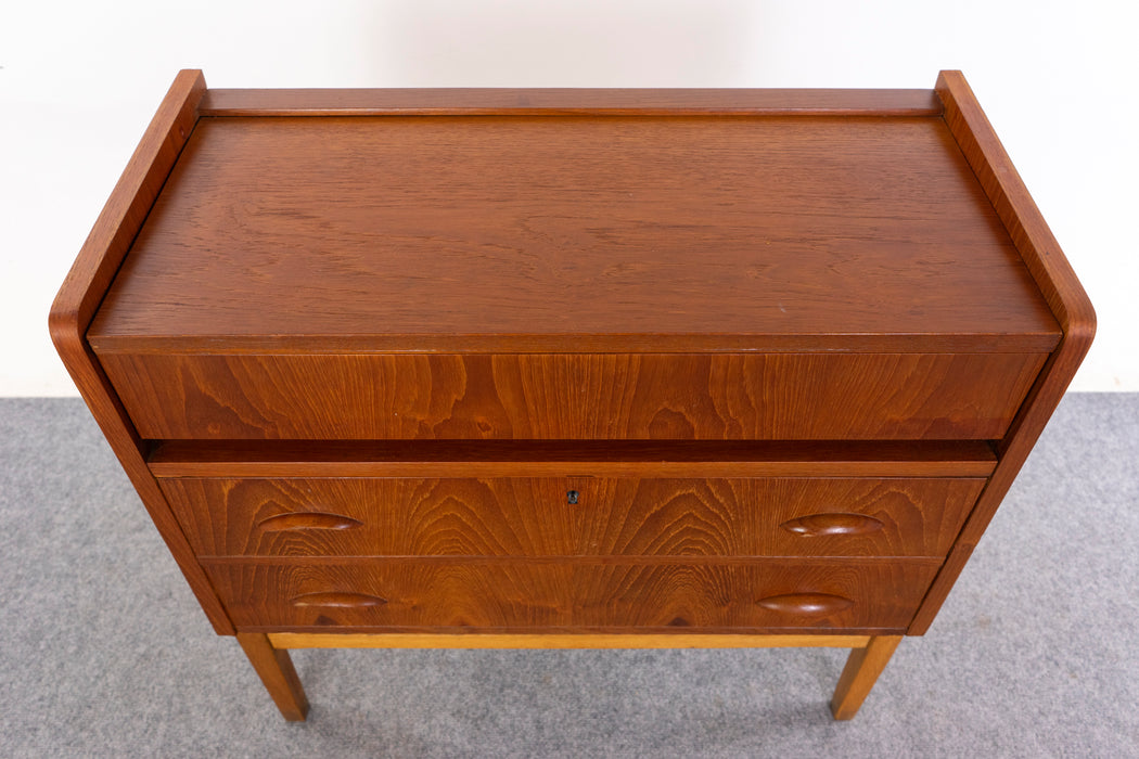 Teak Danish Vanity - (326-031)