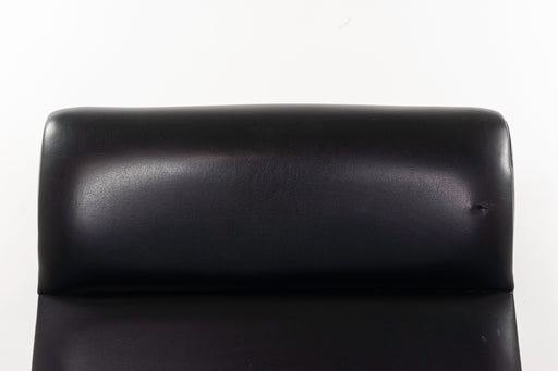 Teak Danish Lounge Chair - (325-093)