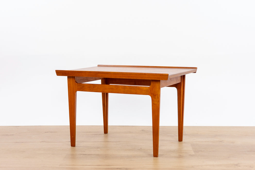 Finn Juhl FD-535 Solid Teak Side Table for France & Daverkosen - (D1527)