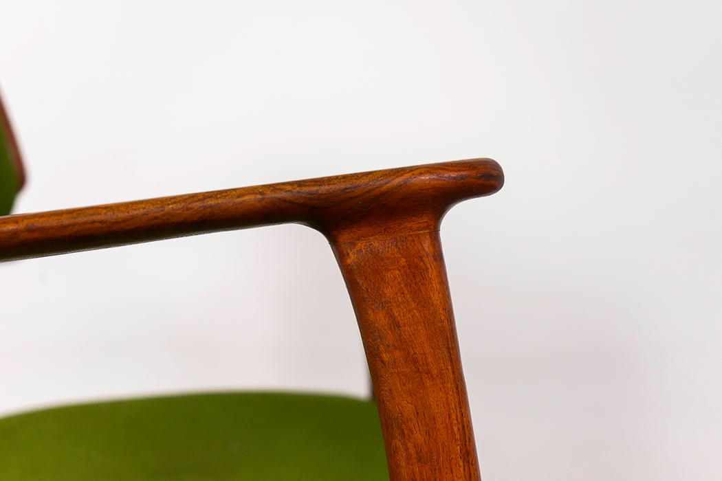 Model 50 Rosewood Arm Chair by Erik Buch - (322-125.2)