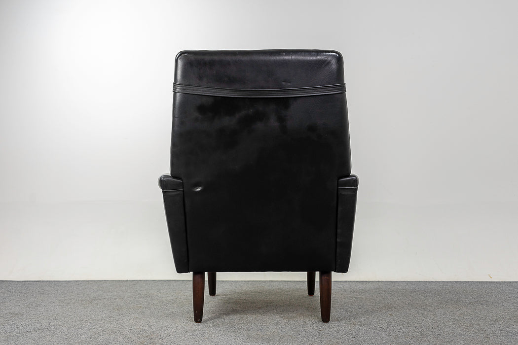 Teak & Leather Danish Lounge Chair - (321-225)