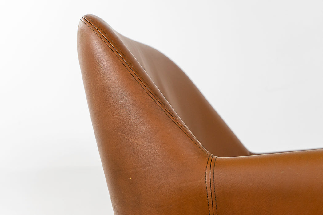 Mid-Century Modern Leather & Teak Lounge Chair - (323-045.1)