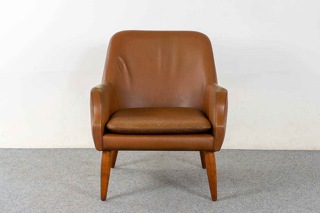 Mid-Century Modern Leather & Teak Lounge Chair - (323-045.1)