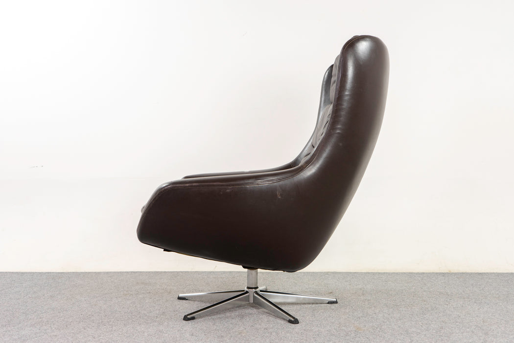 Leather Mid-Century Modern Swivel Chair - (325-007)